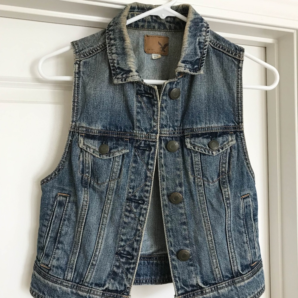 American Eagle denim vest size XS